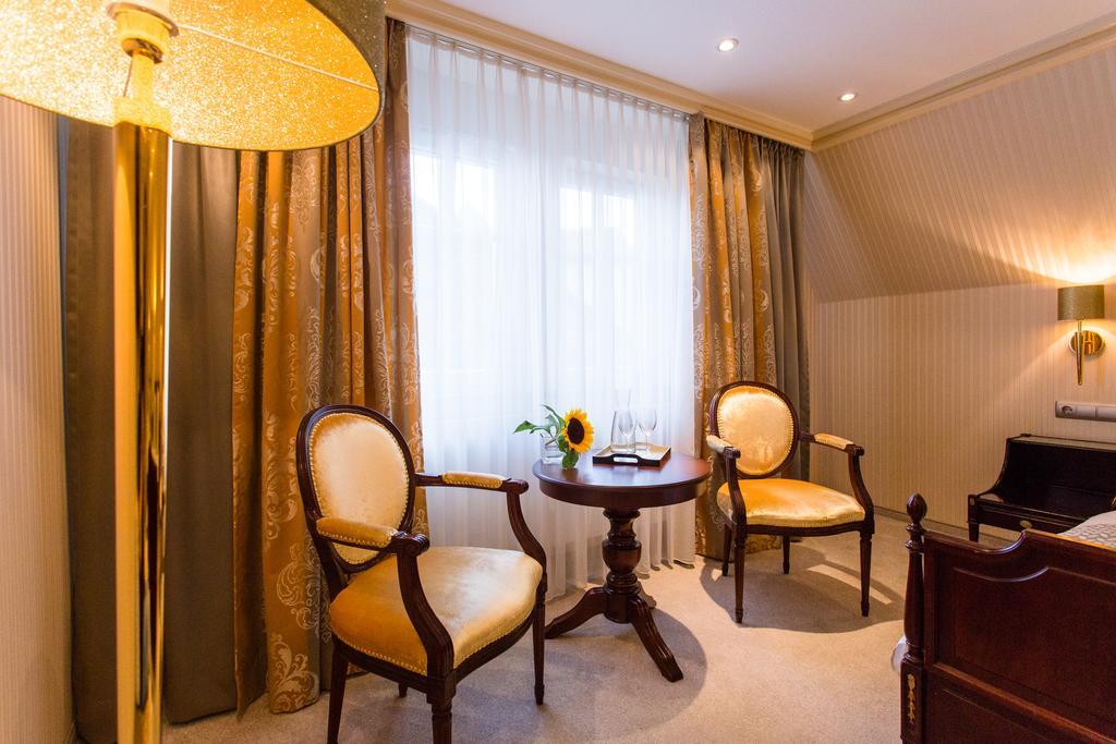 Romantik Hotel Markusturm Ротенбург-на-Таубере Экстерьер фото