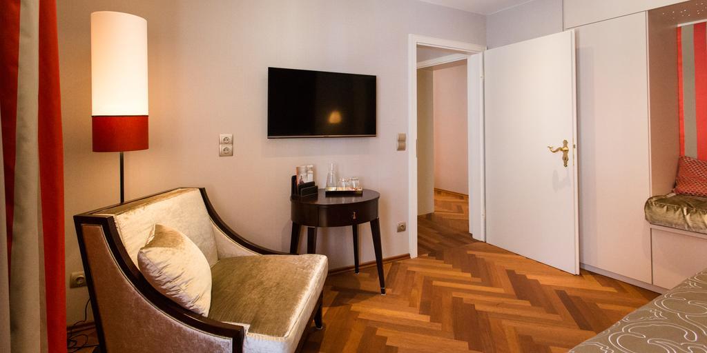Romantik Hotel Markusturm Ротенбург-на-Таубере Экстерьер фото